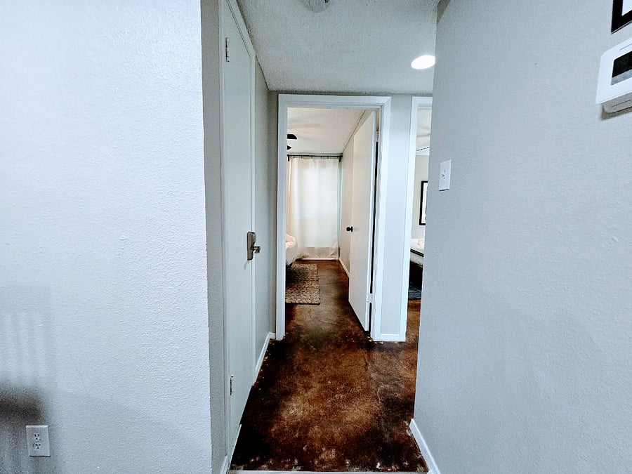 Hallway to bedrooms
