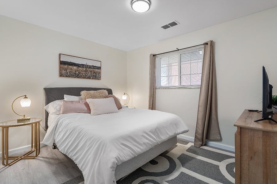 Please note: this is now a KING-sized memory foam bed