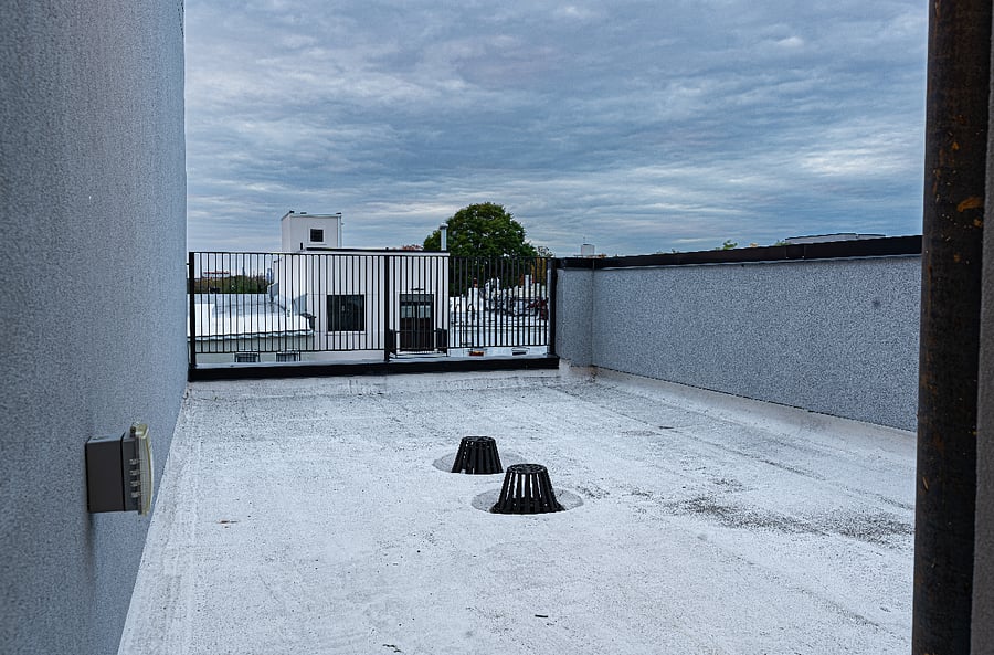Private rooftop patio/terraceyour outdoor escape for morning coffee or skyline sunsets.