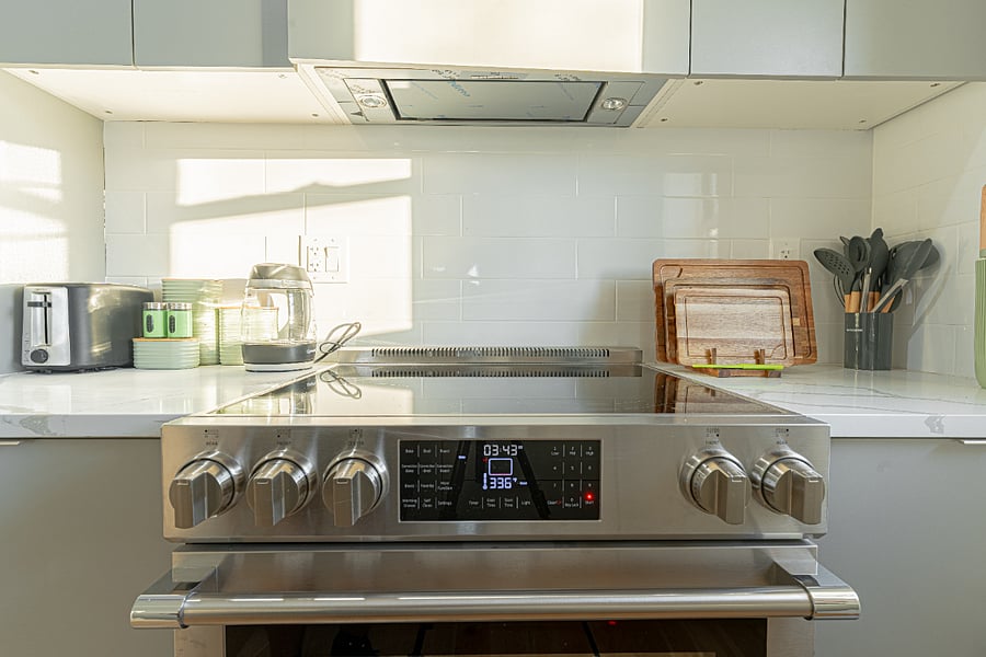 Electric range and ovengreat for everyday cooking or longer-term living.
