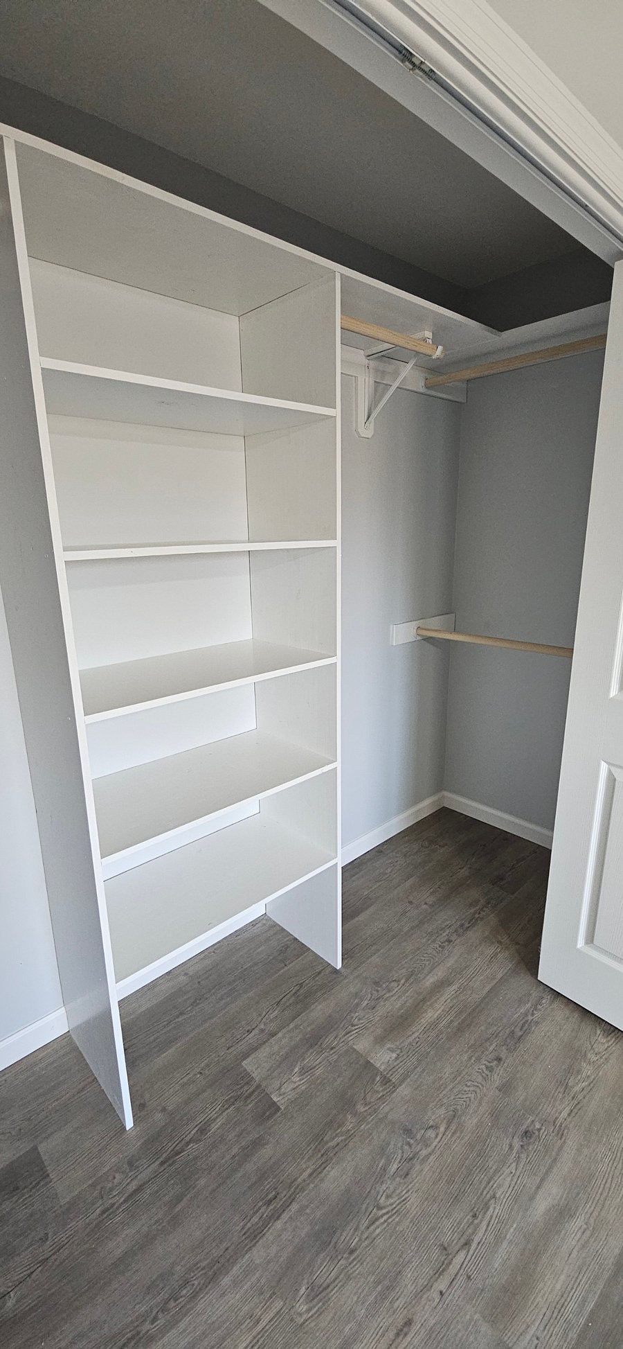Primary bedroom - closet