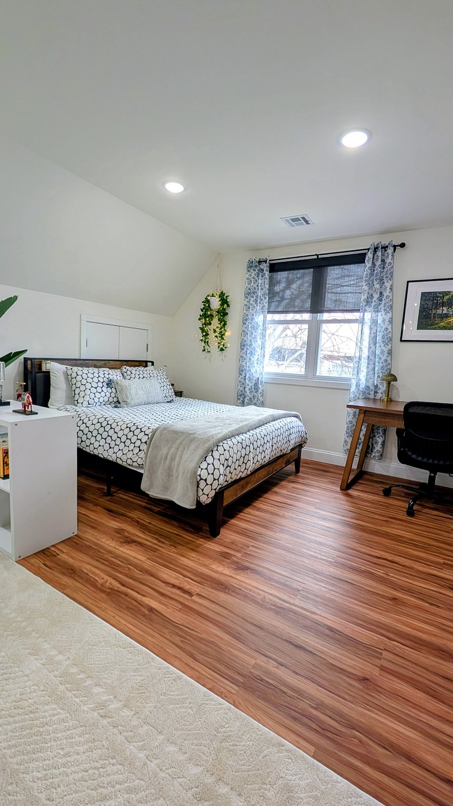 Comfortable 2nd Queen bed