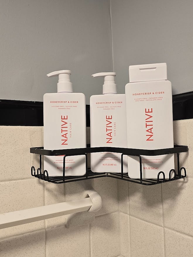Bathroom - Native medley: shampoo, conditioner and body wash