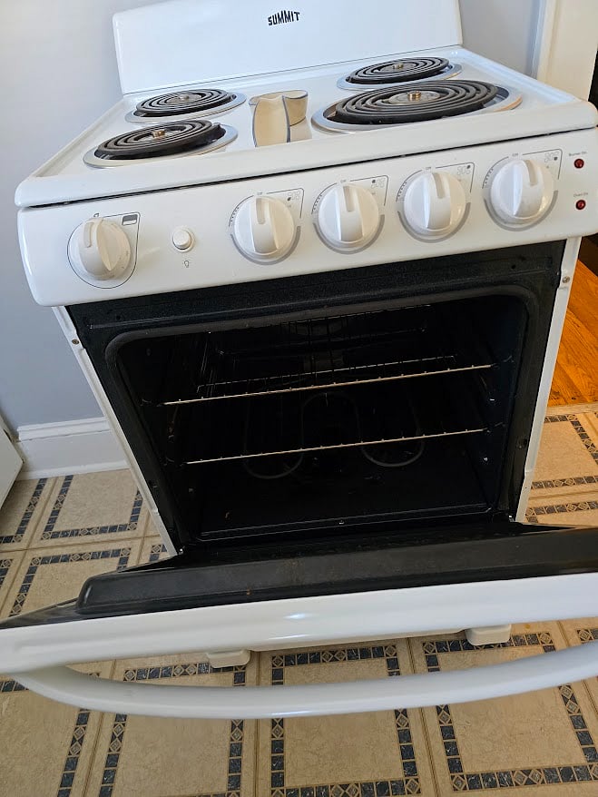 Kitchen - electric range oven