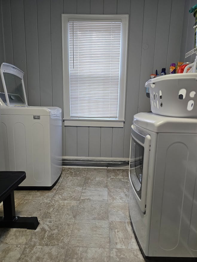 Laundry room - washer/dryer