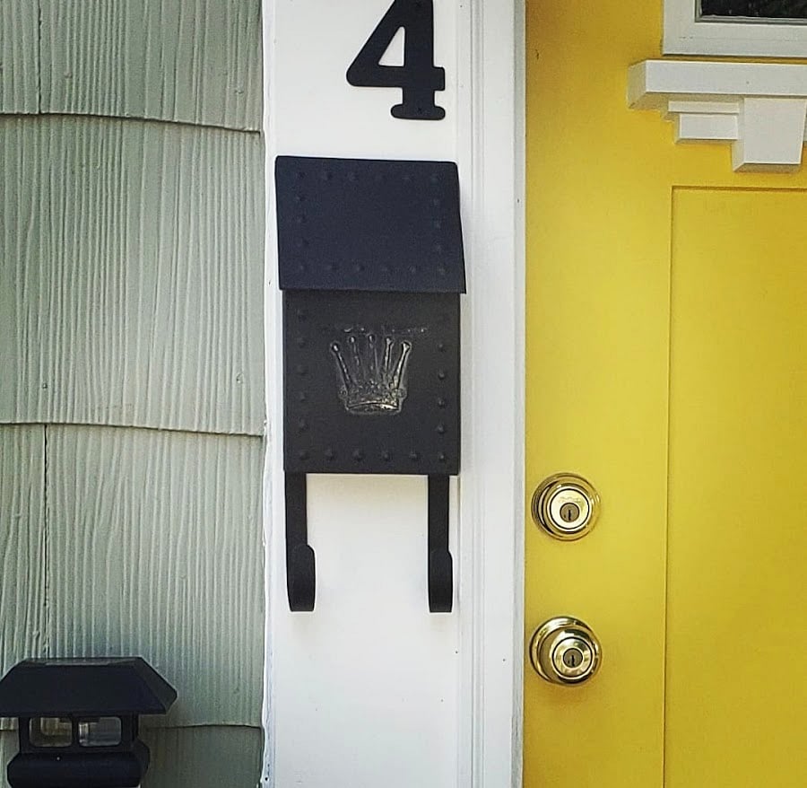 Front porch mailbox