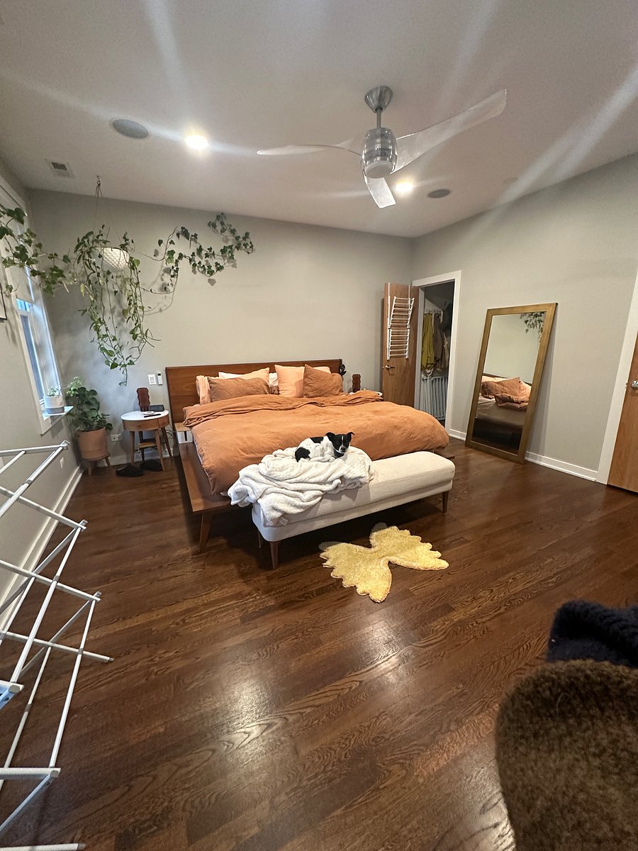 Bedroom + Murphy!