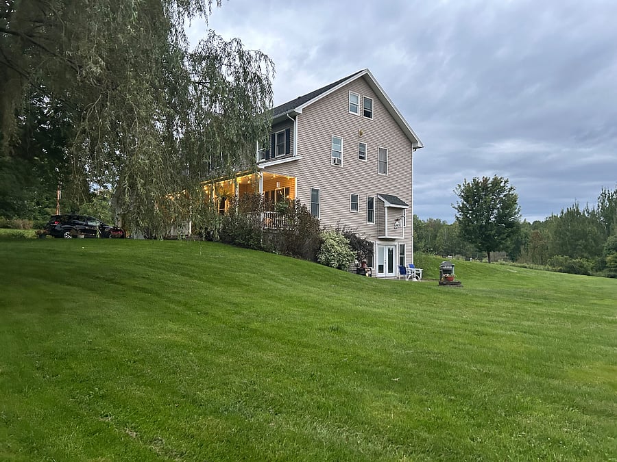 Private side view of apartment (lower). Offering guests a secluded feel. 