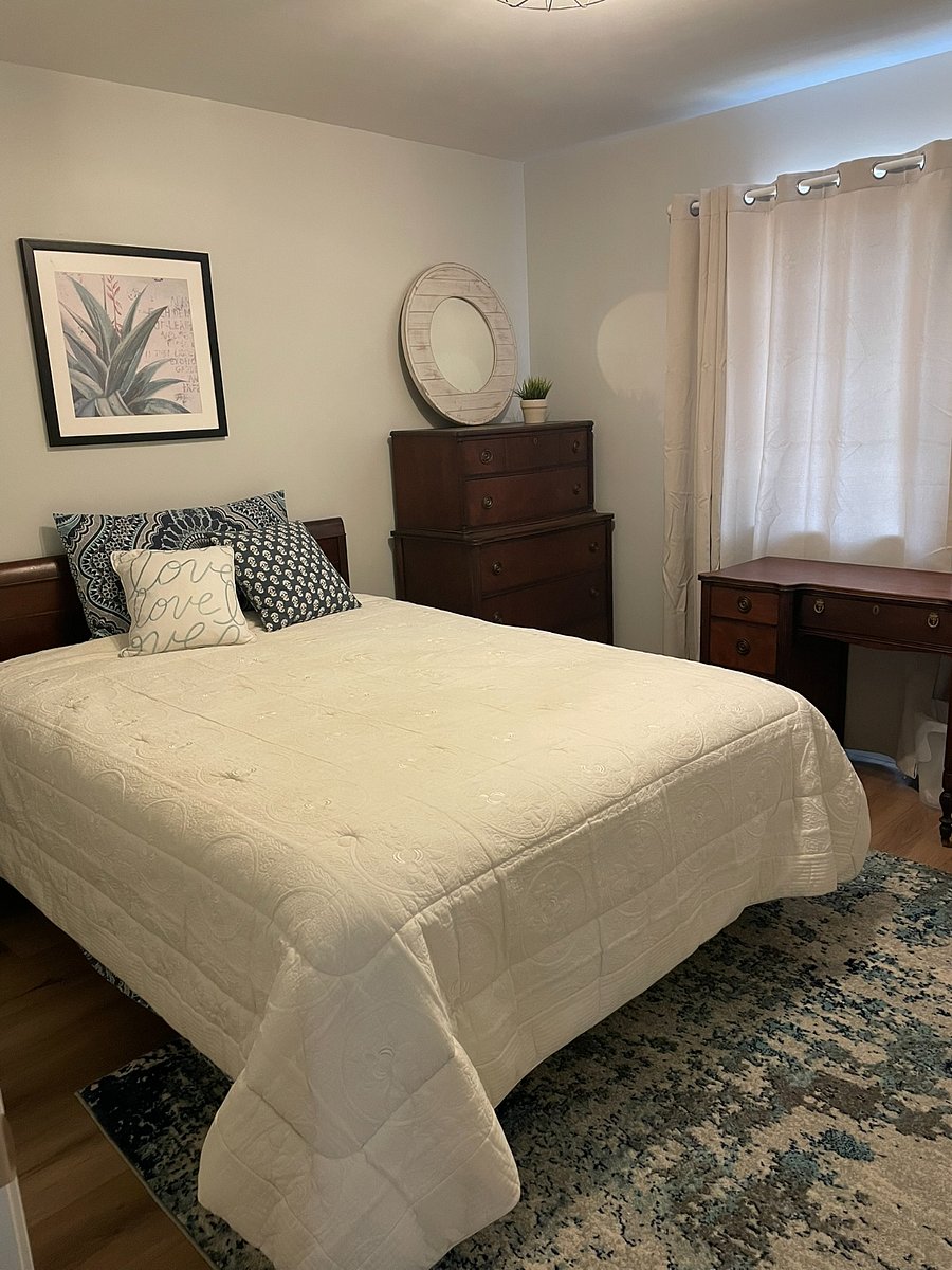 second bedroon queen