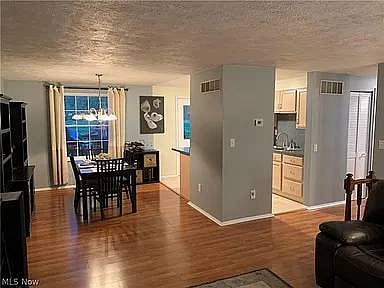 Furnished Finder property 945553_1 photo 3