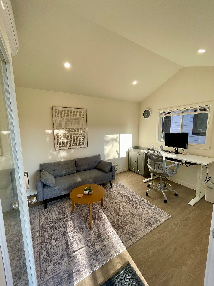 Plug and play detached office/ creative space - equipped with A/C and heat