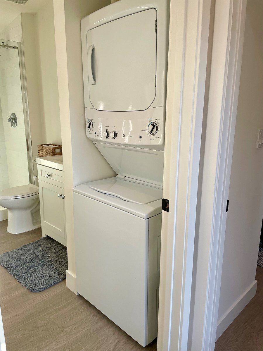 In-unit washer/dryer