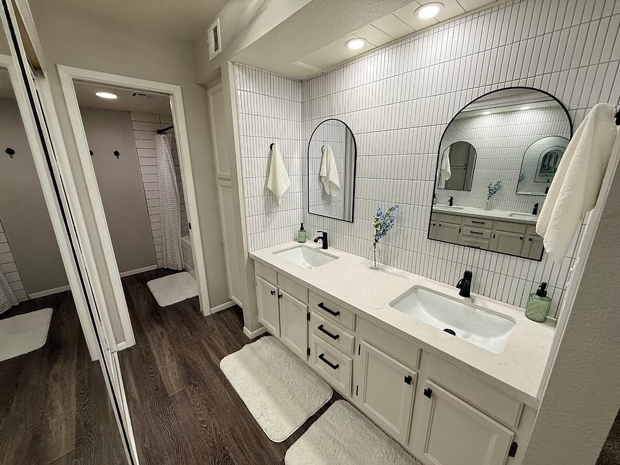 Dimmer Switch | Quartz Countertop | Double Vanity | Large Closet