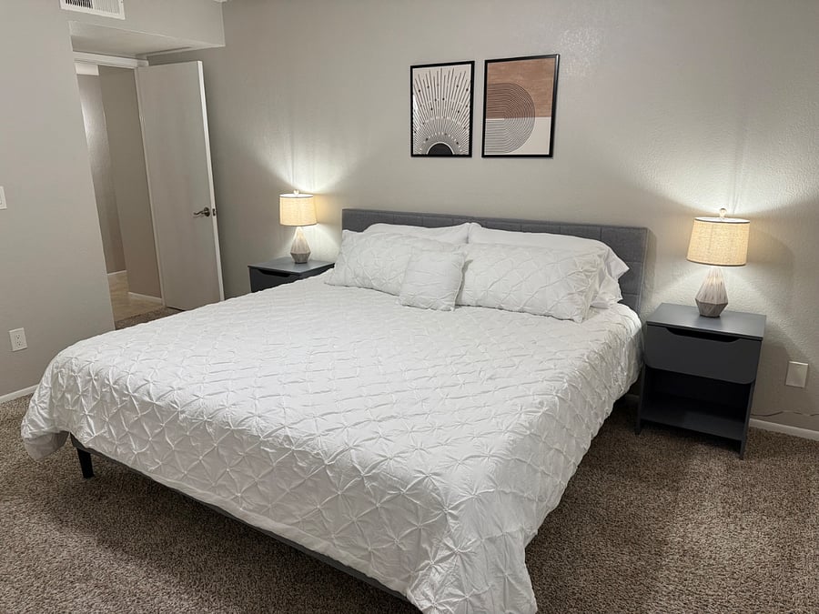 King Bed | USB Outlets