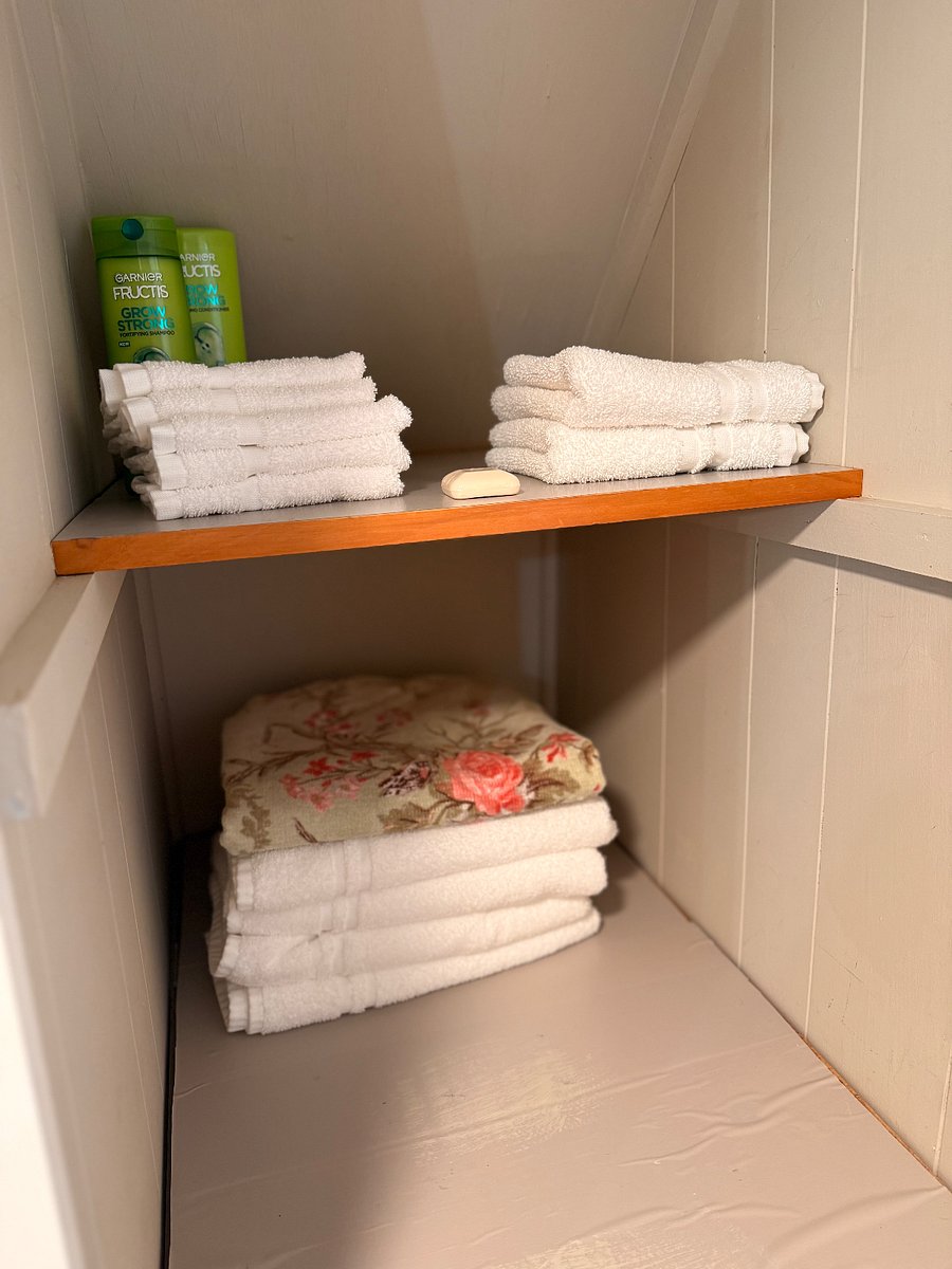 Towels and wash cloths provided for both bathrooms.