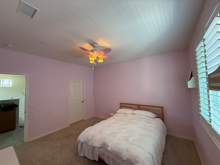 Room 3 - Upstairs w/ Shared Bathroom