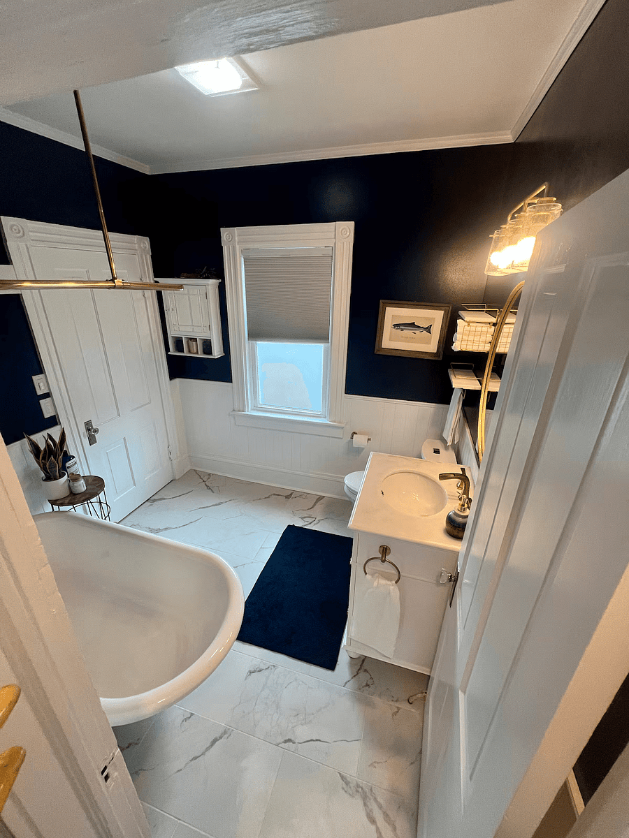 2nd Floor Bathroom