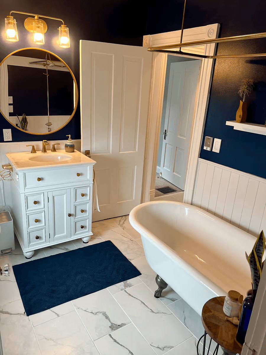 2nd Floor Bathroom
