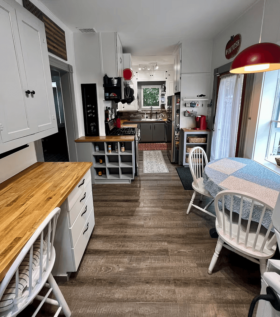 Kitchen (Main Floor) WorkStation and Eating Area