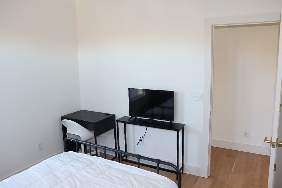 Bedroom 1 $1300