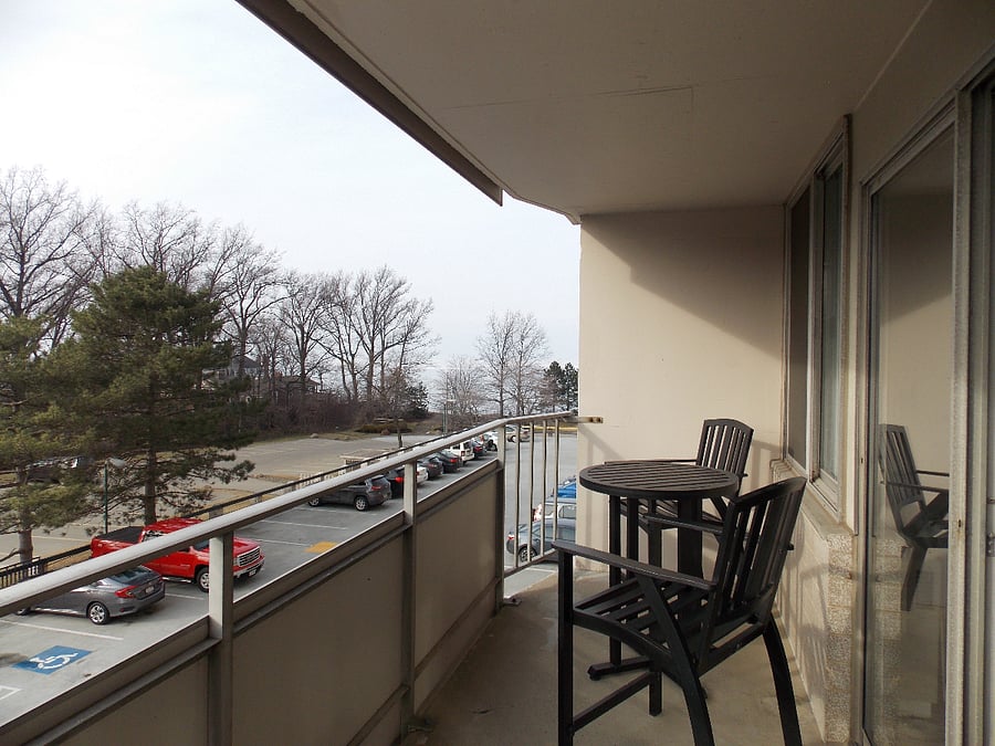 Lanai with the views of Lake Erie.