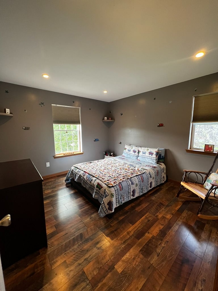 Bedroom 2 - Queen Bed - 55" TV