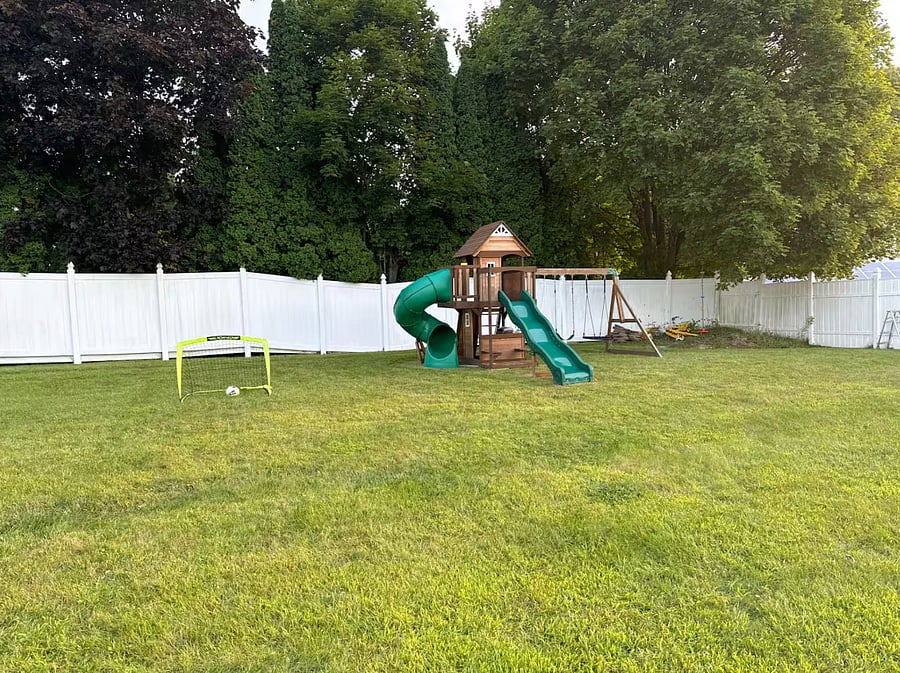 Large Lot around 1 acre - Fenced in Backyard - Seasonal Use Pool - Fire Pit - Kids Swing set