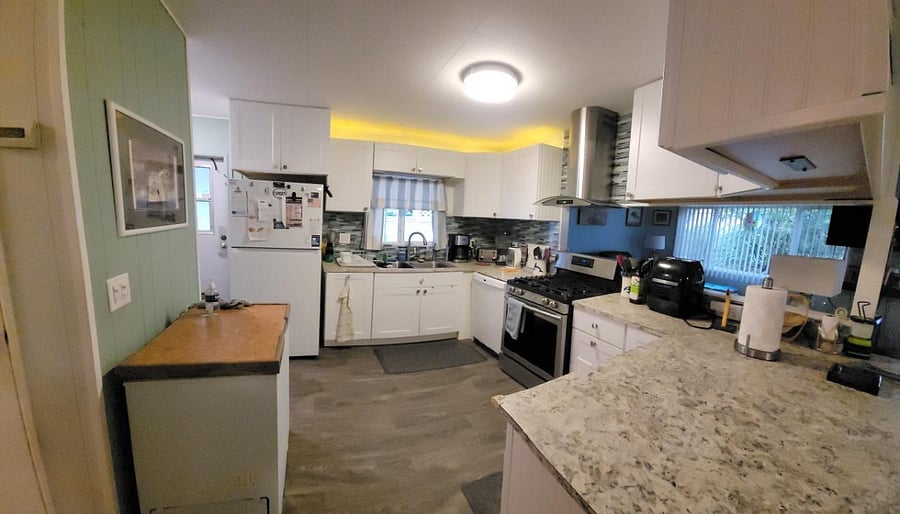Kitchen & chest freezer
