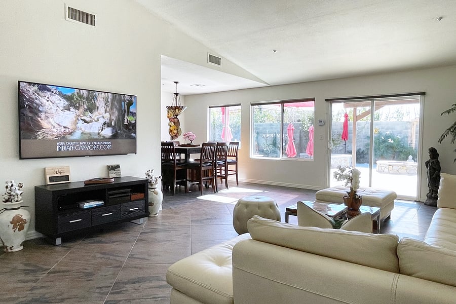Living area with Samsung smart HDTV