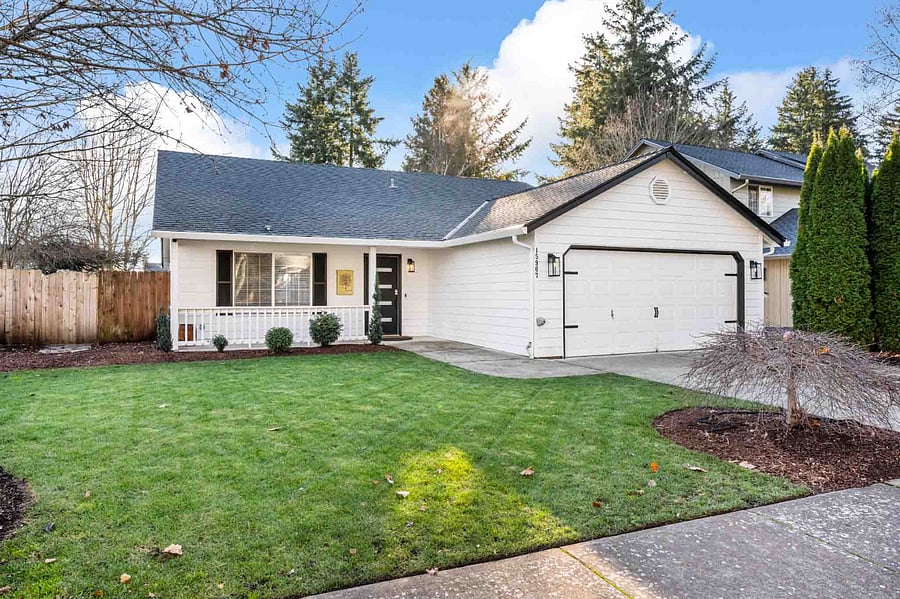 Welcome to our home. We hope you enjoy your stay. We are conveniently located 15 minutes from PDX airport. Enjoy your time hiking Mount Saint Helens, adventure up to Seattle, explore downtown Portland and don't forget to stop by Powell's Books.