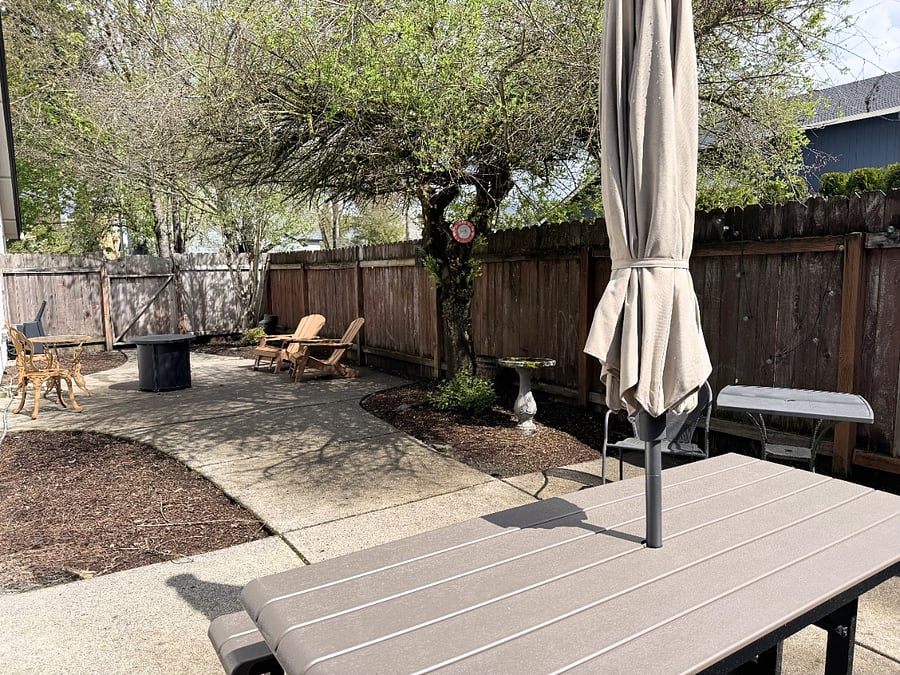Enjoy the evening in the backyard in front of the gas fire pit or BBQ up dinner on the grill. Everyone can gather around the picnic table for a fun night of laughs.