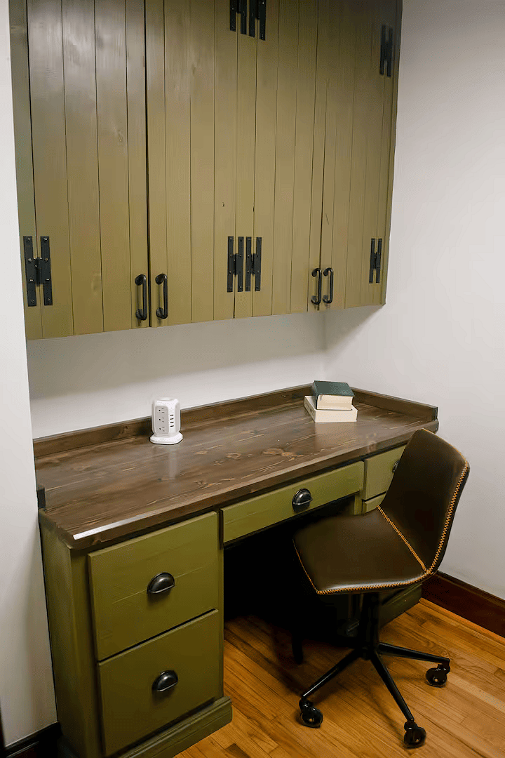 Office / Workspace
Dedicated office area
Desk ideal for remote work or study
Storage space for work materials and personal items