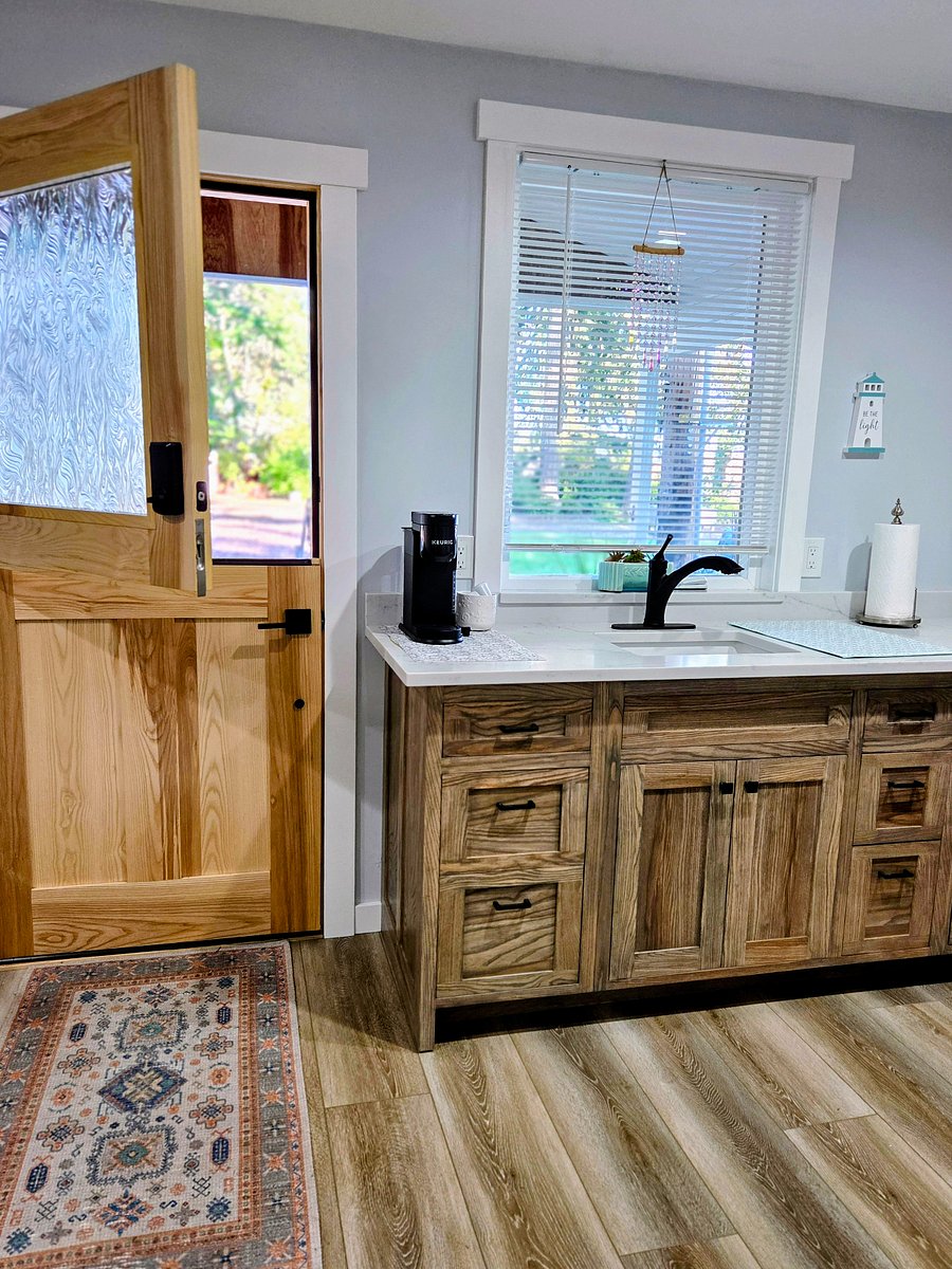 Dutch door at entry