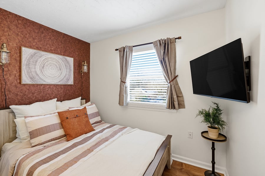 Bedroom 1 (double bed)
