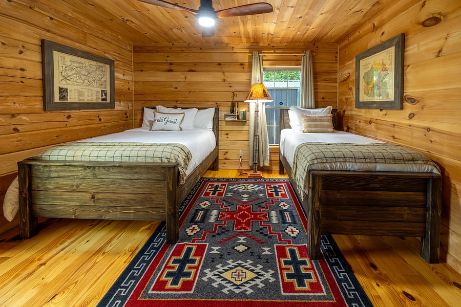 2nd bedroom, 1 Queen, 1 Twin (alternate view)