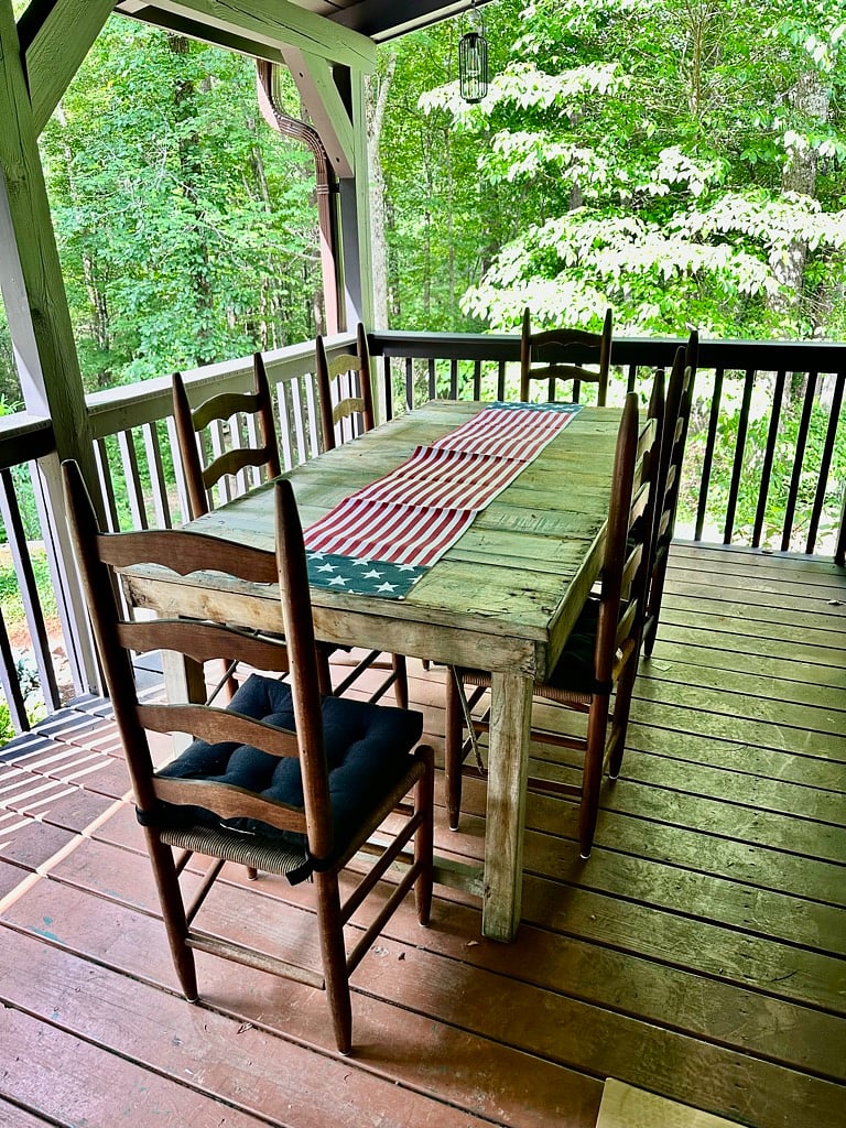 Outdoor dining