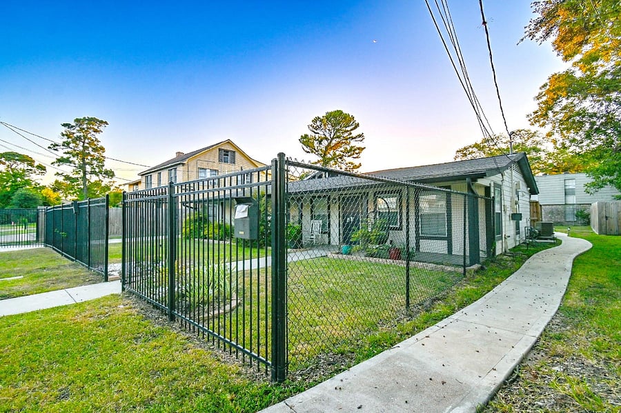 Walk way to rear Unit 