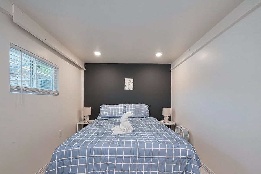 2nd bedroom