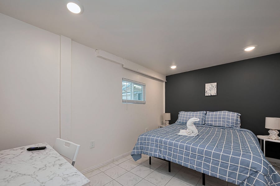 2nd bedroom
