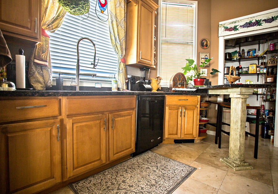 Large Spacious Kitchen