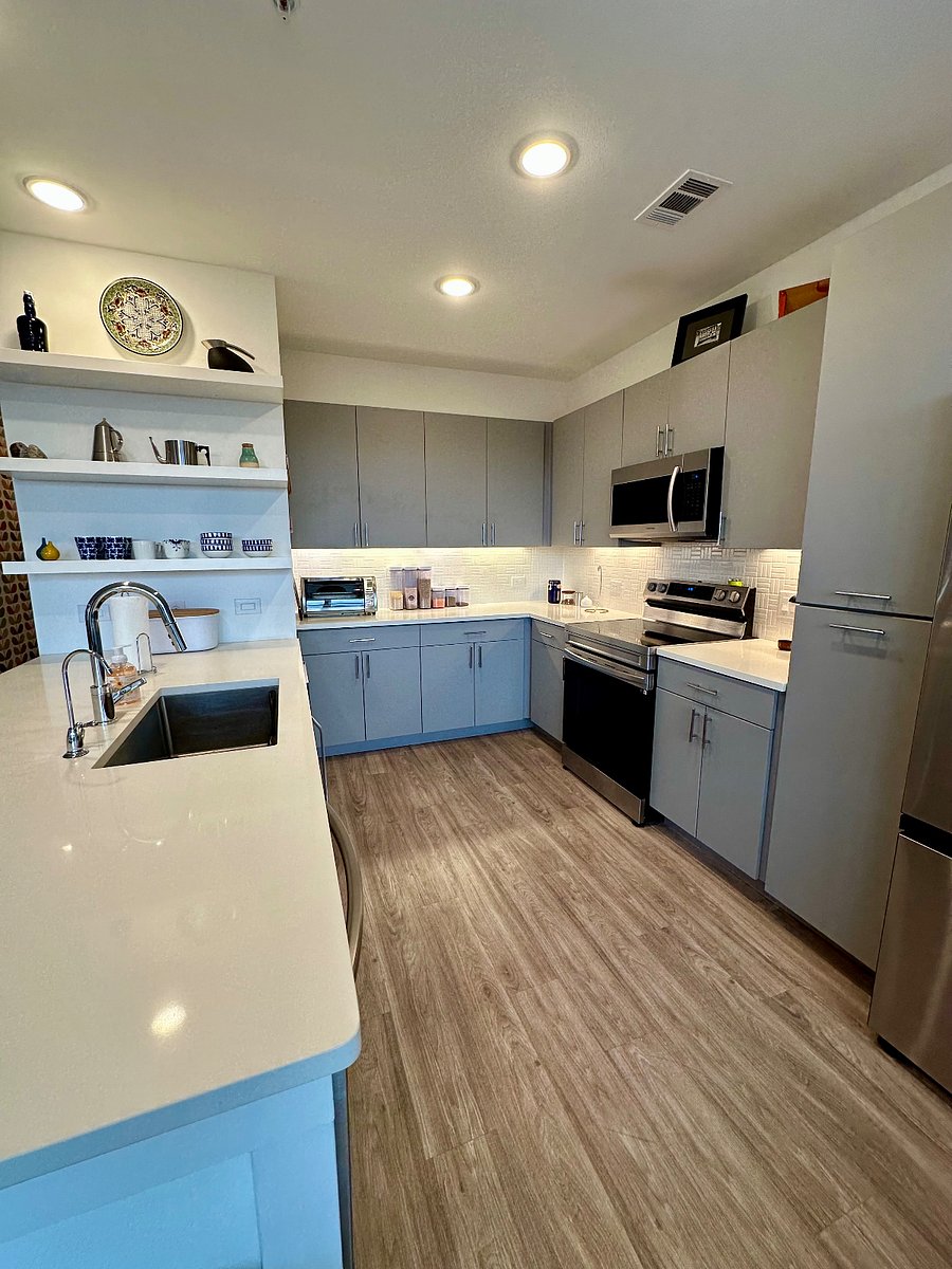 Fully equipped kitchen with all appliances
