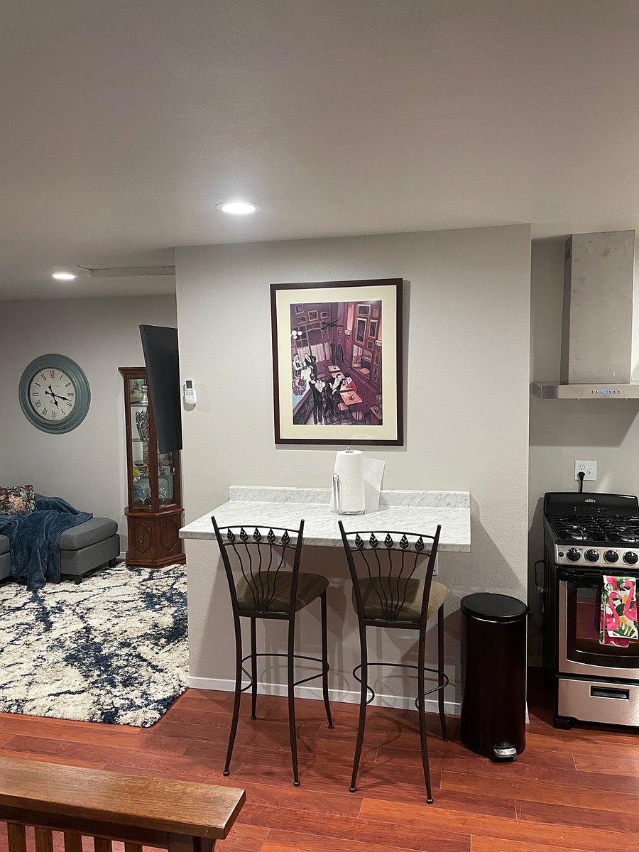 Counter top dining / work area