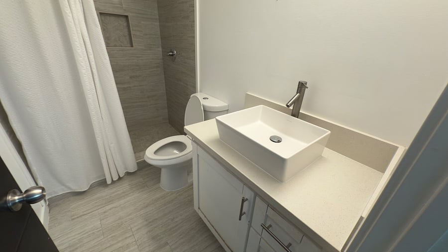 Master Bedroom Bathroom