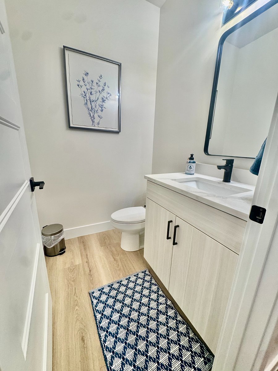 Half bath, downstairs