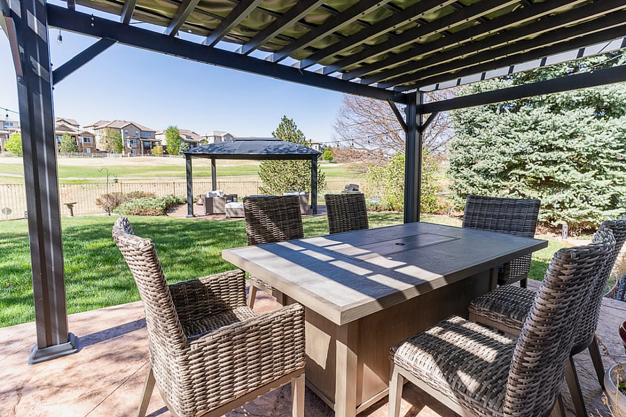 Backyard Dinning Table 