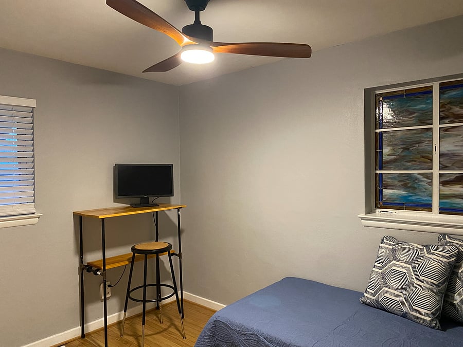 Dedicated office space w/a TWIN bed.