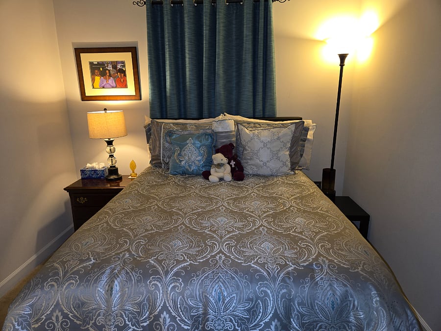 Full/Double Bed