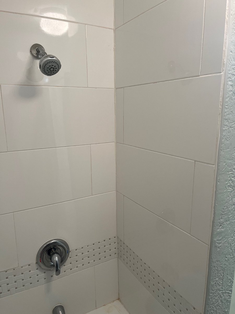En Suite Bath (shower interior)