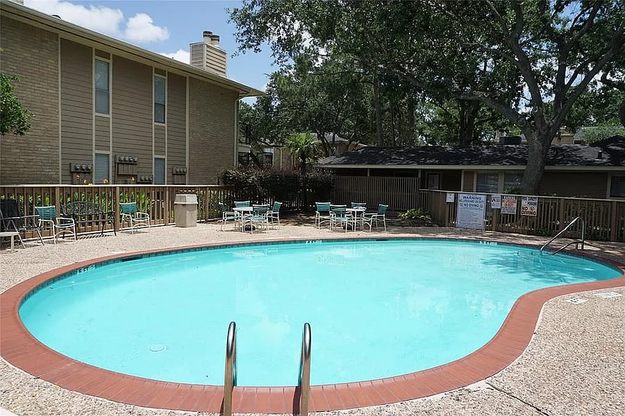 Beringwood Pool
