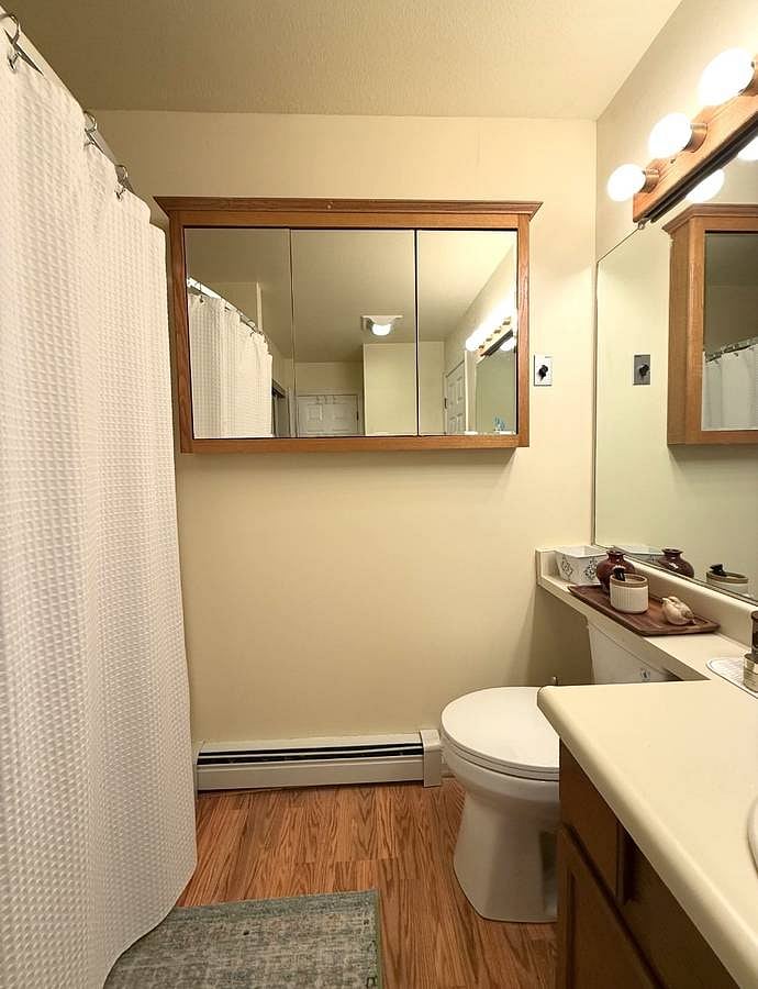 full bath with tub/shower